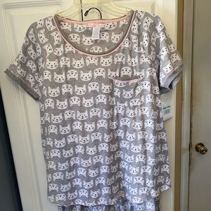 Pillow Talk two piece pajama set. Size large
